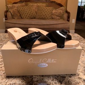 Dr. Scholl’s patent leather & wood slide sandals